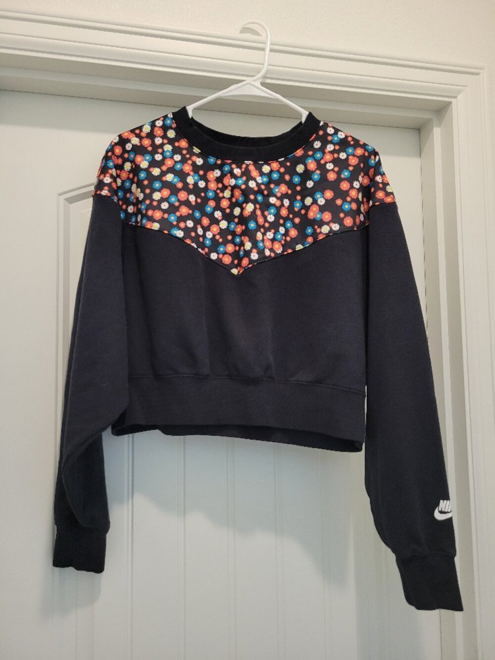 Women's Nike Sweatshirt